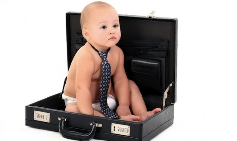 baby_in_a_business_suitcase_2560x1600